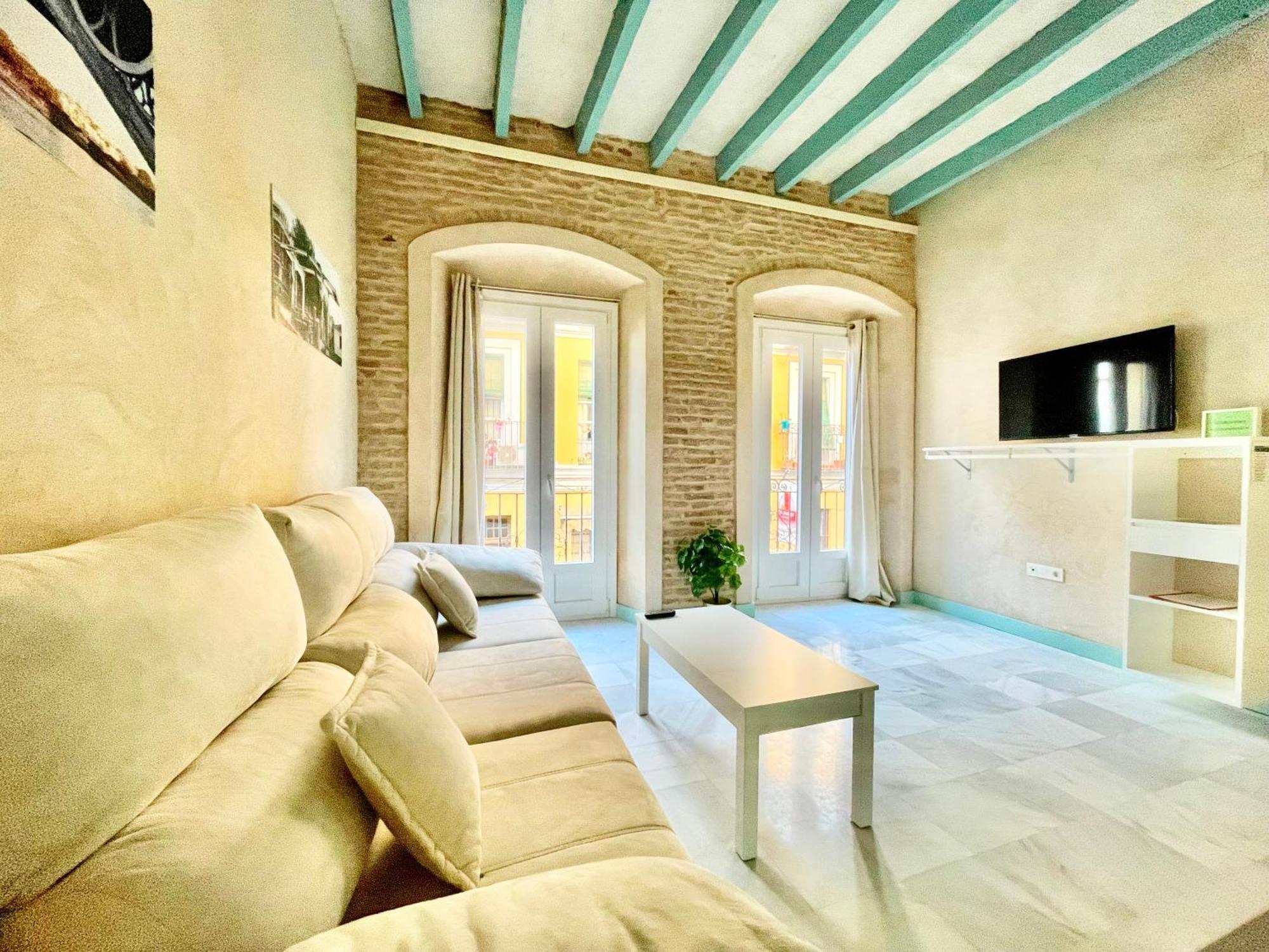 Click Triana Apartment Sevilla Buitenkant foto